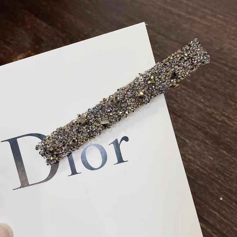 Spring's new simple and fashionable one-line duckbill clip, a popular full-diamond duckbill clip with a fringe and a seaside clip accessory Specification image
