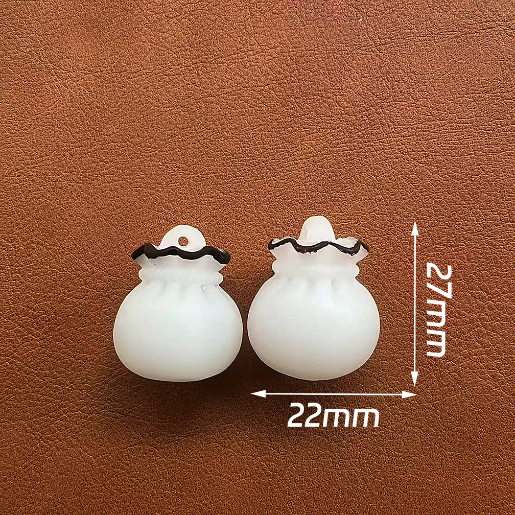 Bodhi blessing bag, car keychain, couple's Chinese-style pendant, retro money bag, mobile phone chain, bag hanger, innovative accessory Application Scenario