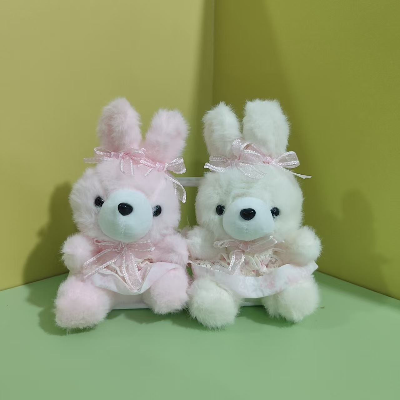 Cute and adorable internet-famous little rabbit pendant, plush toy doll, dress, rabbit bag, hanging decoration, keychain, doll