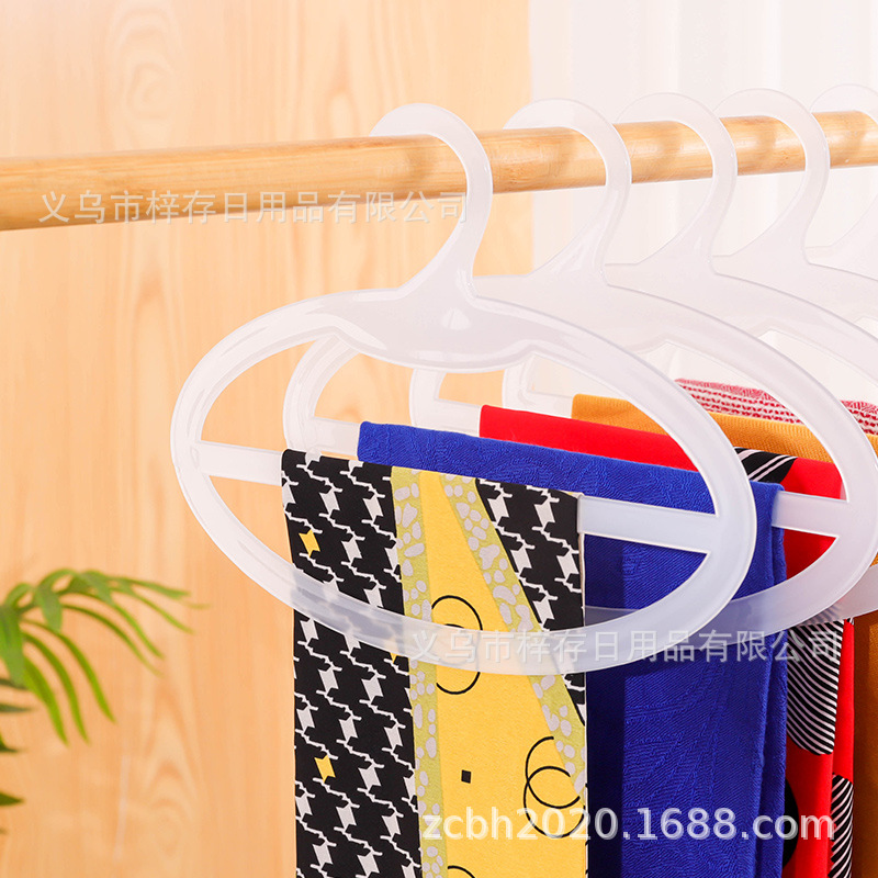 Factory direct supply of oval plastic round hooks for scarves, oval scarves, silk scarf racks, and circle hooks Application Scenario