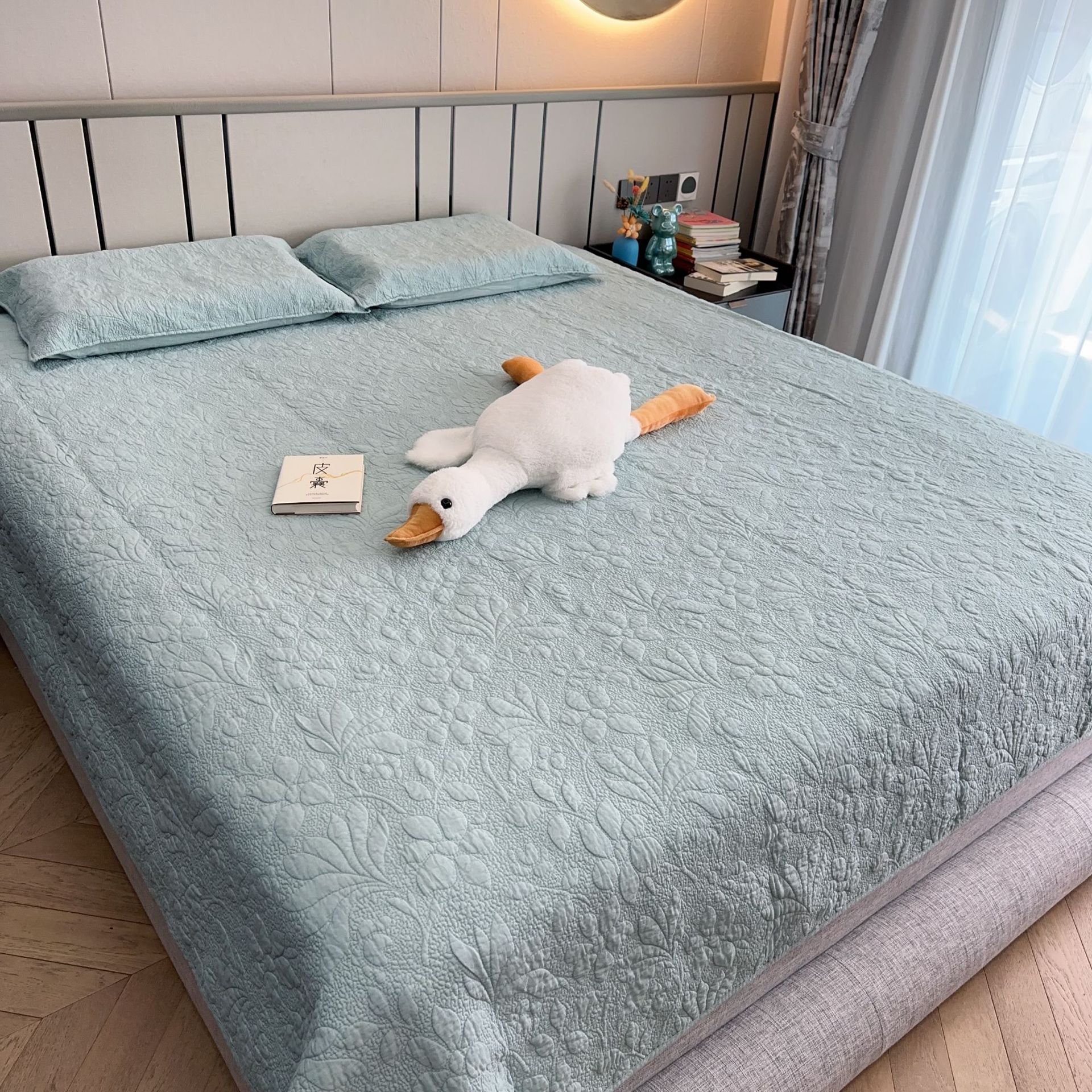 Cross-border foreign trade all-cotton embroidered enzyme sand-washed bed cover three-piece set quilted cotton-padded anti-slip bed sheet craft home textile Specification image