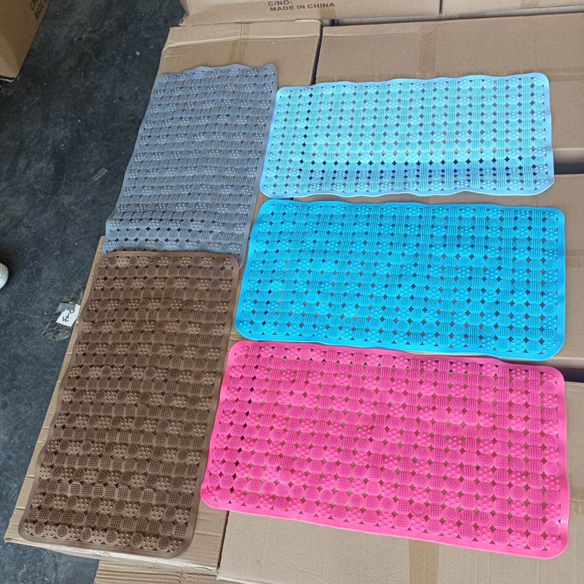 Anti-slip bathroom mat V-01/02 Transparent/solid color small crystal thorny bath mat Massage mat Suction Cup bathroom mat