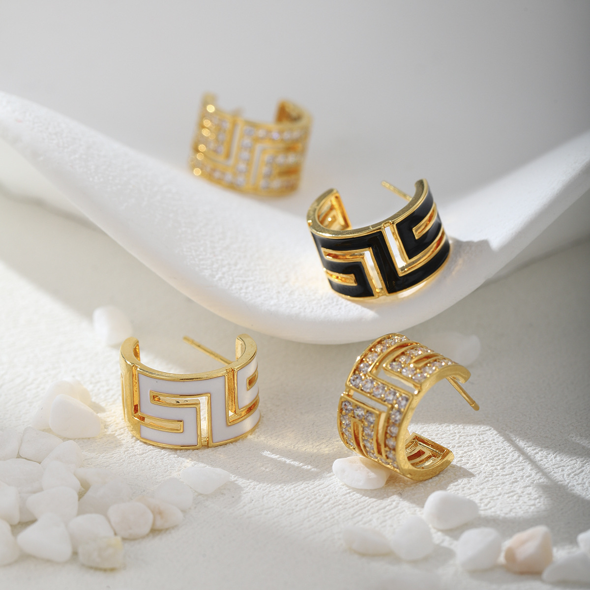 设计师新款个性小香风耳饰左右不对称925银针耳钉网红爆款耳环产品图