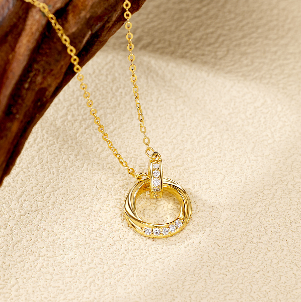 S925 pure silver light luxury Mobius strip collarbone chain, interlocking links, high-end design sense necklace, women's factory wholesale Specification drawing