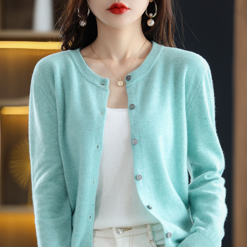 Wholesale thin round-neck cardigans, sweaters, knitted sweaters, women's coats, loose and casual long-sleeved tops for spring and autumn, slimming details Picture