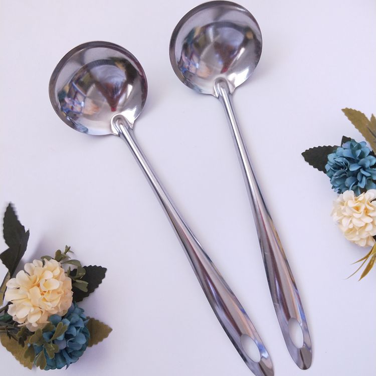 Wholesale of smooth soup spoons, long-handled soup spoons, metal soup spoons and spoons. 1-yuan store wholesale Application Scenario