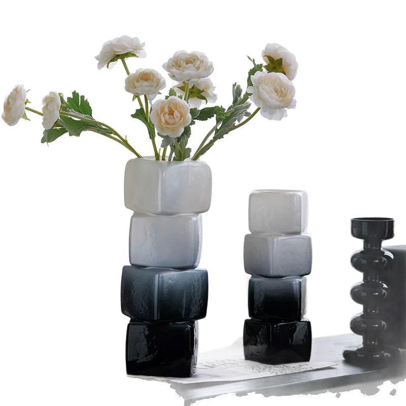 Artistic vase, glass, high-end French vintage, creative geometric table decoration, living room flower arrangement, creative display piece Item Picture