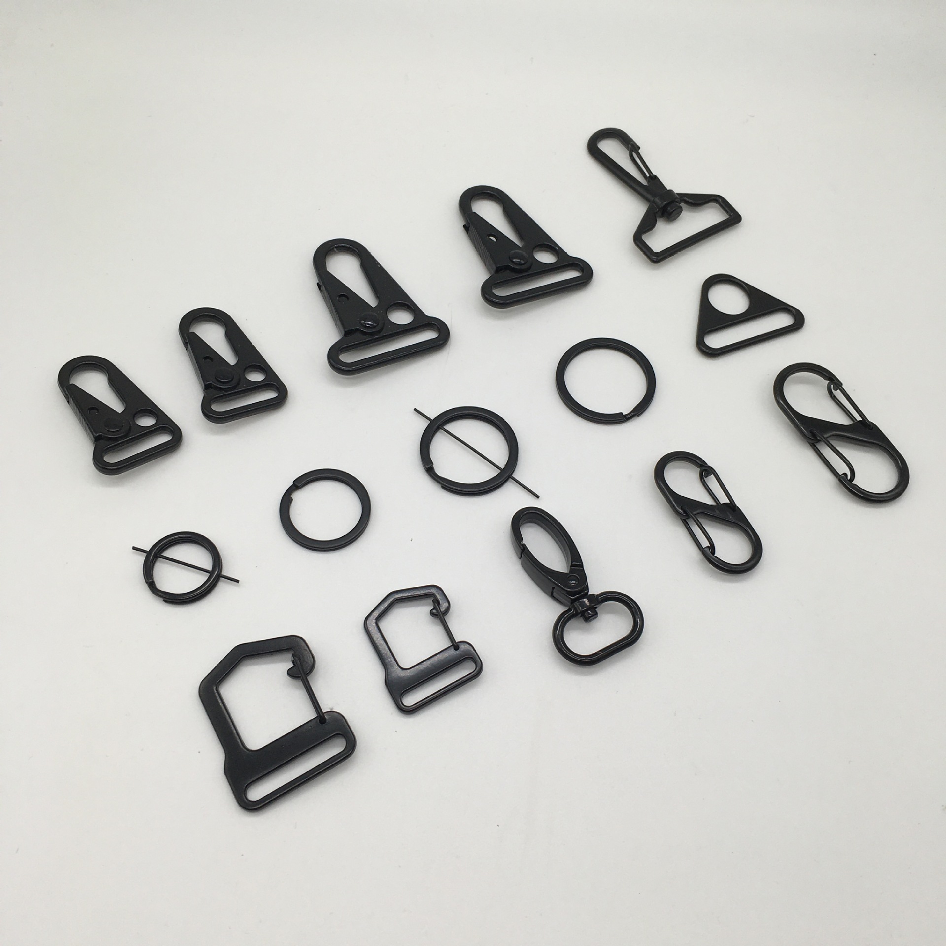 Alloy S-buckle, C-type spring shrimp male hanging buckle, outdoor portable tactical mini climbing buckle, hook, keychain hook Item Picture