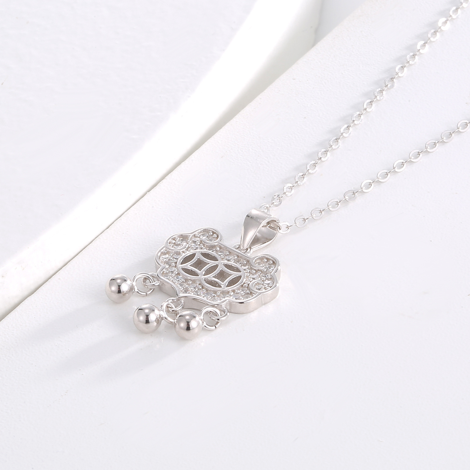 S925 Silver coin Lock necklace, women's national trend, light luxury, niche feel, longevity lock pendant, cute and elegant design, collarbone chain Specification image