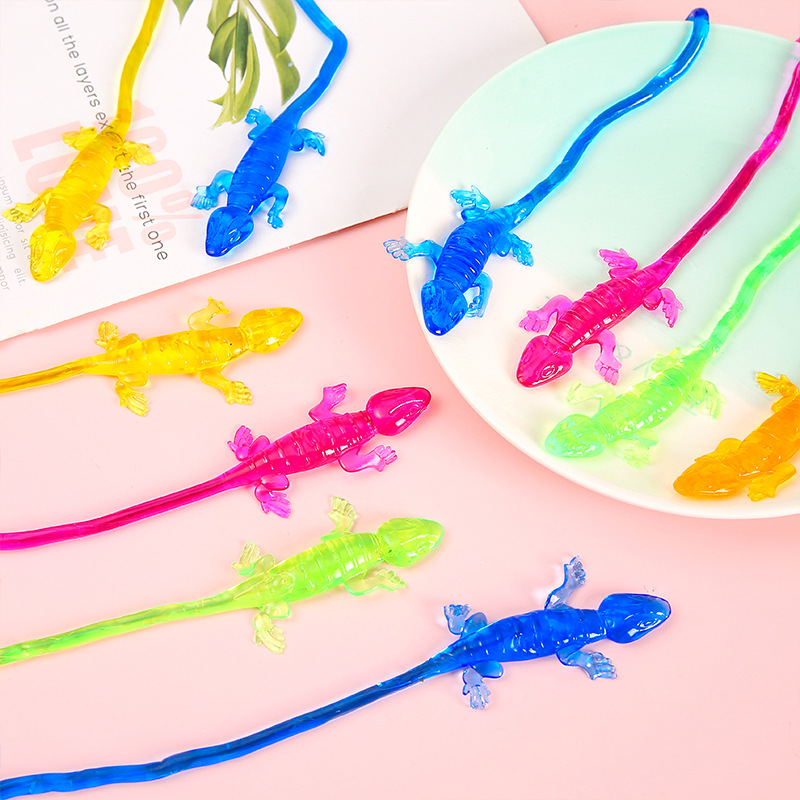 Sticky gecko climbing walls, sticky gecko toys, sticky hands, teasing children's small toys, stress-relieving cross-border supply sources Application Scenario