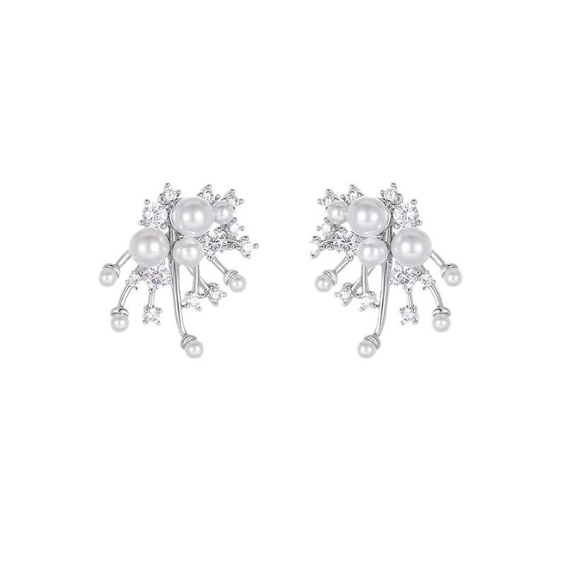 Full-diamond butterfly four-leaf clover flower earrings, elegant and light luxury zircon earrings, high-end s925 silver needle jewelry wholesale Item Picture