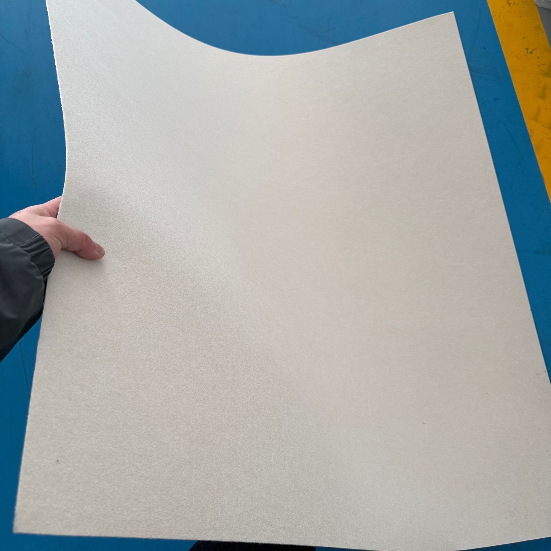 Hot-pressed one-piece formed felt fabric, hardened hot-pressed formed felt chips, felt sheet materials, polyester needled non-woven fabric details Picture