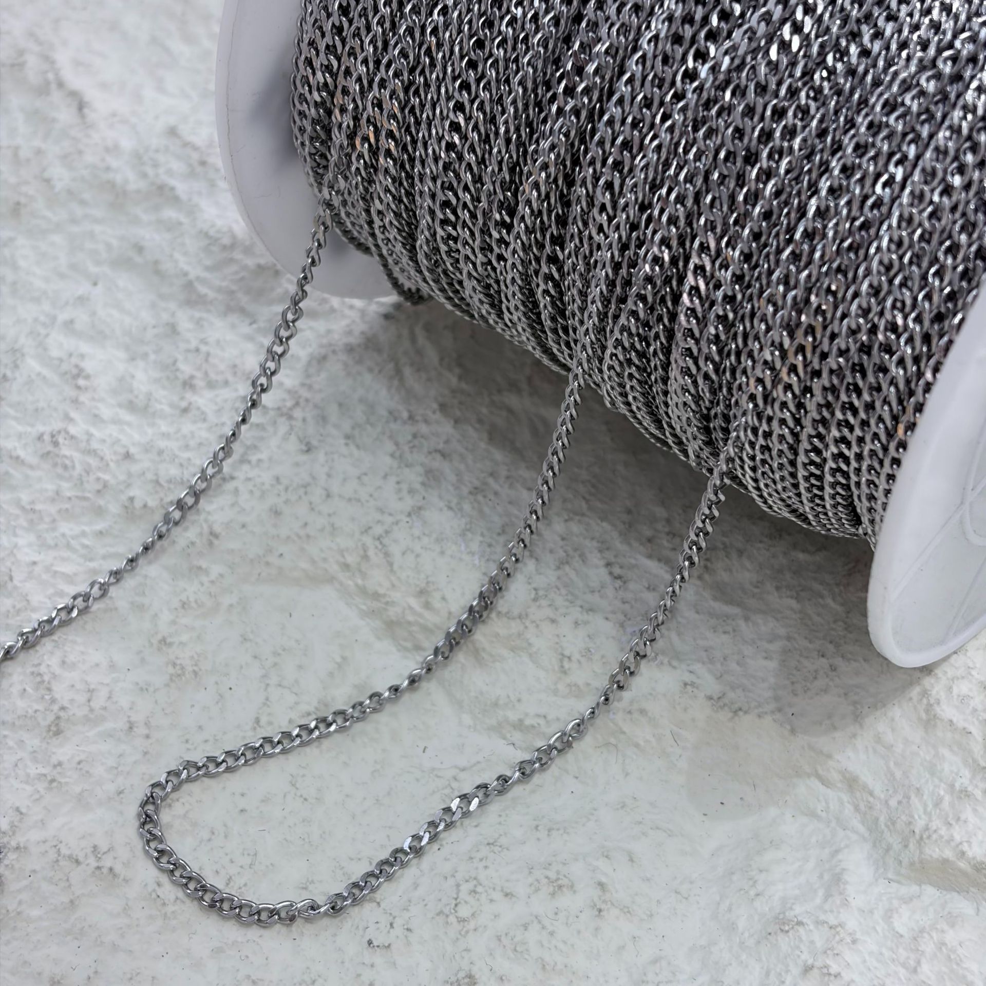 Double-woven stainless steel Cuban chain Figaro chain jewelry accessories, roll-on bare chain necklaces, bracelets, chain wholesale Specification image