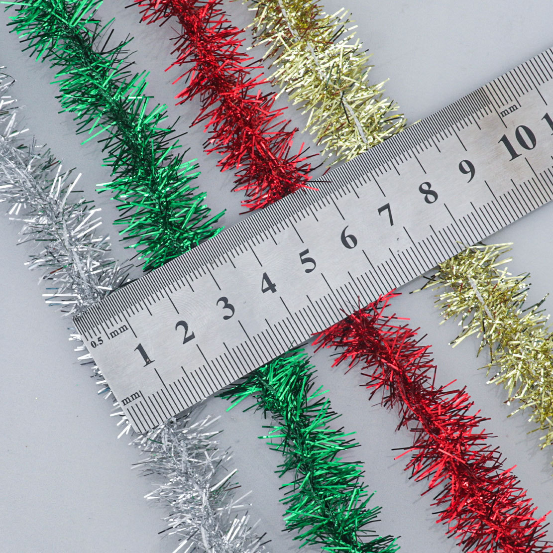 Cross-border Christmas festival colorful festival decorations, gold and silver colored strips, handcrafted strings, woolen strips, Christmas threads, scallion strips details Picture