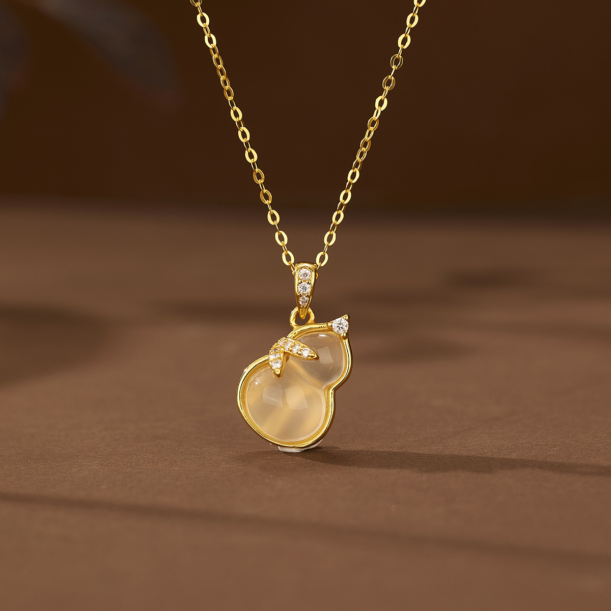 s925 sterling silver New Chinese-style high-ice white chalcedony Gourd pendant necklace, fashionable and versatile, a collarbone chain for girls full figure