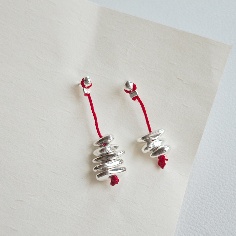 Exquisite and simple asymmetrical red string silver pendant earrings with a feminine artistic style and a new Chinese-style niche design Application Scenario