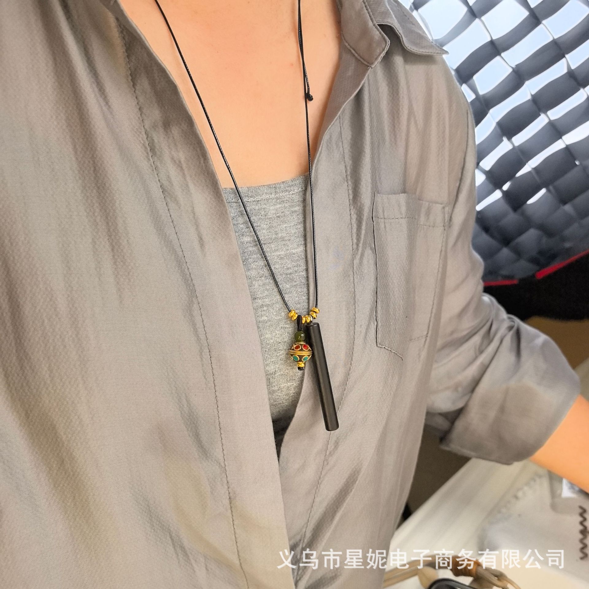 New Chinese-style Zen-inspired cylindrical ebony pendant necklace, a female ethnic style simulation bird bone, versatile and niche design, simple and elegant