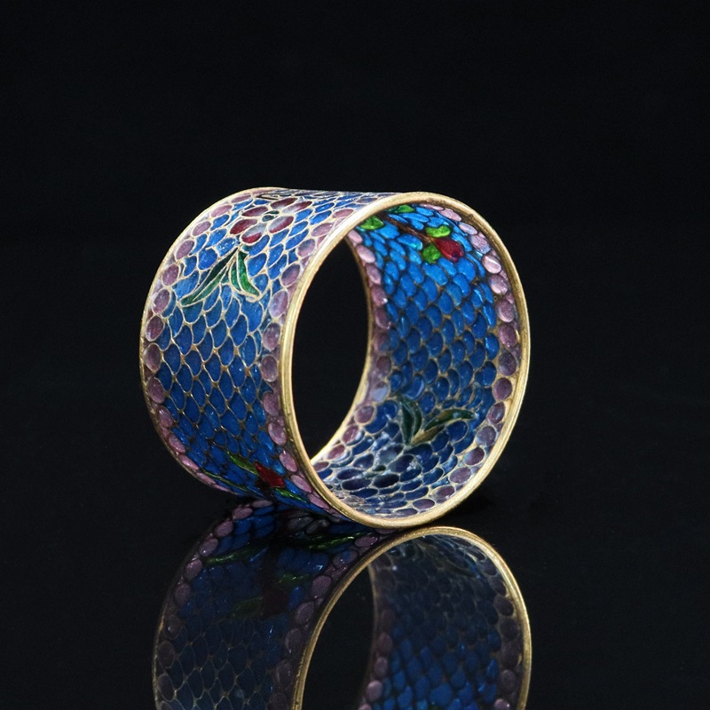 A traditional Chinese cultural craft gift, a cloisonne enamel transparent blue table cloth buckle details Picture