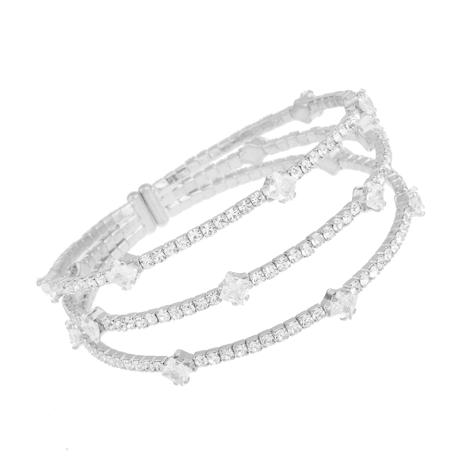 A cross-border bestseller with a design sense, 3-layer rhinestone zircon elastic bracelet, a simple and versatile daily Korean diamond-encrusted open-mouth jewelry Application Scenario