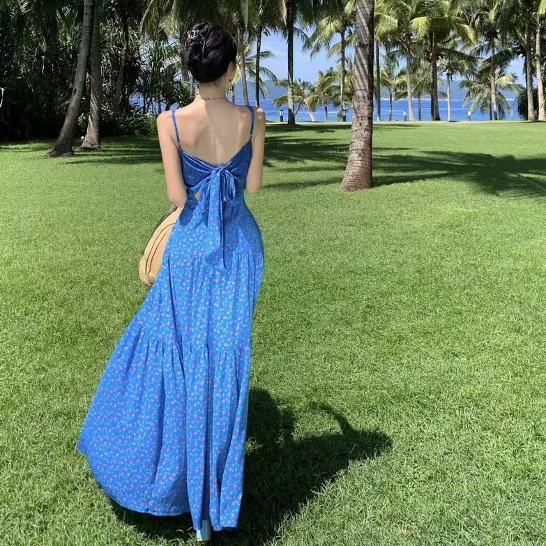 French backless floral blue halter dress, a new summer style long dress with a slimming and waist-cinching design Specification drawing