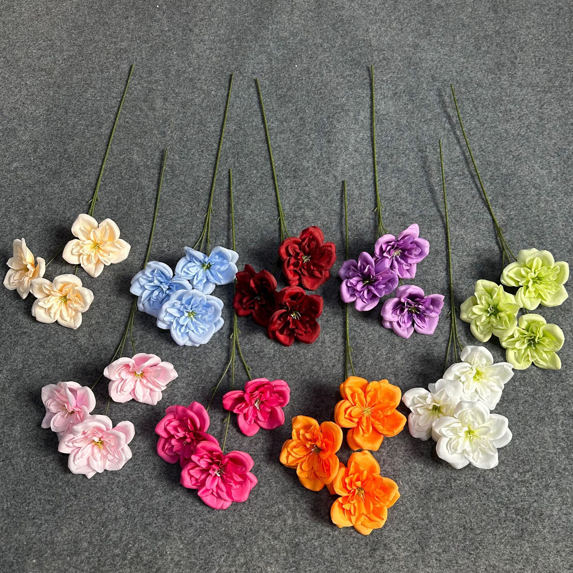 Simulated Lafite rose bouquets, artificial silk flowers, plastic flower arrangements, flower art ornaments, wedding decoration, living room decoration details Picture