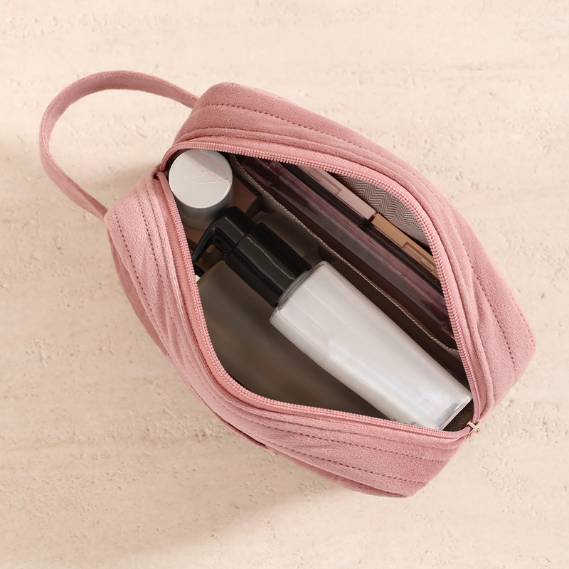 Ladies' makeup bag, Dutch fleece, large-capacity octagonal bag, high appearance level, portable travel skin care products, toiletry bag, high appearance level Application Scenario