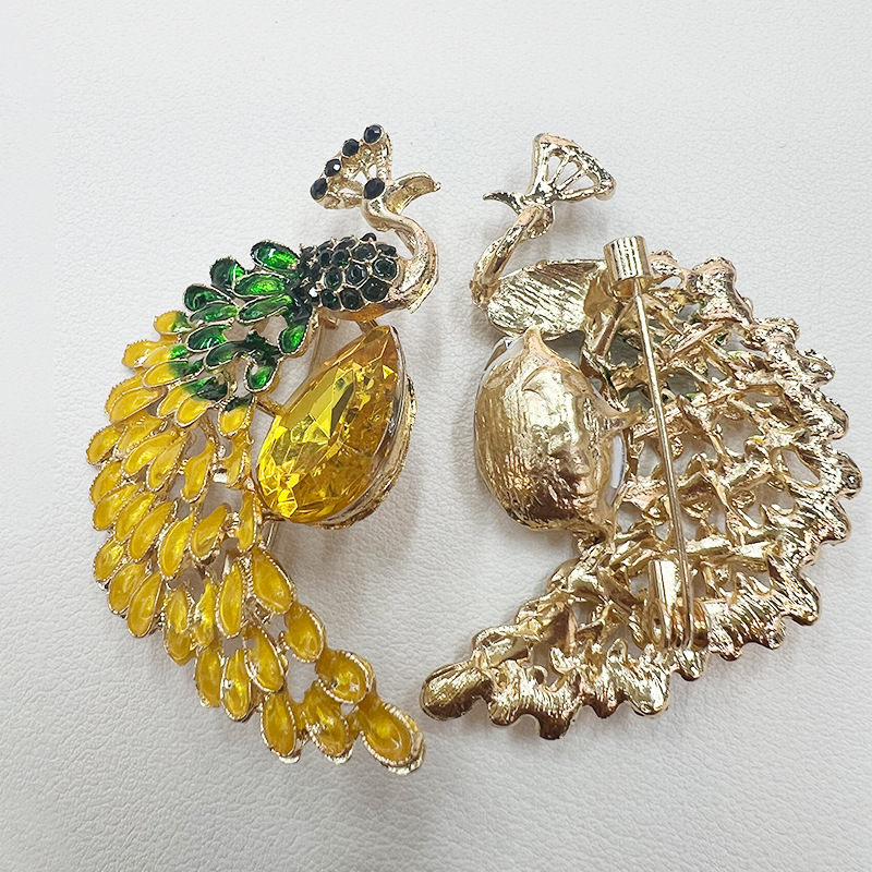 跨境重工镶钻复古动物孔雀胸针女士高档创意合金胸花服装装饰别针产品图
