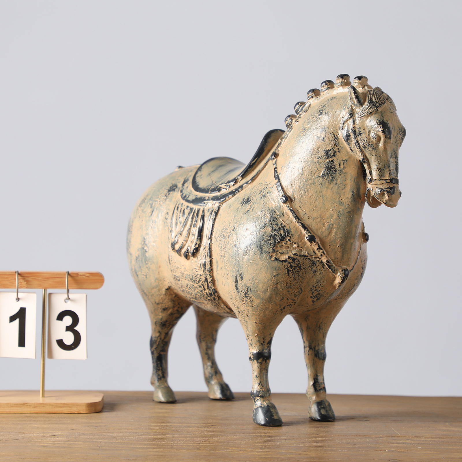 2026 Resin horse statues, hotel and home handicrafts, ornaments, handcrafted items, exquisite decorative items details Picture