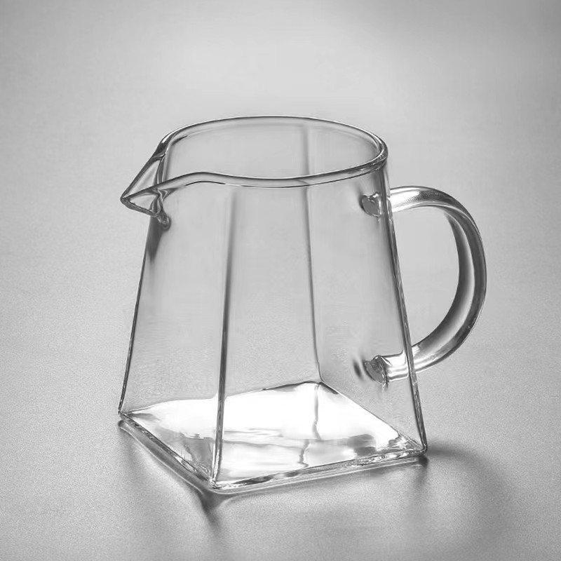 Factory wholesale glass fair cups, square public cups, tea dividers with tea strainers, tea sea, kung fu tea ceremony, straight public cups details Picture