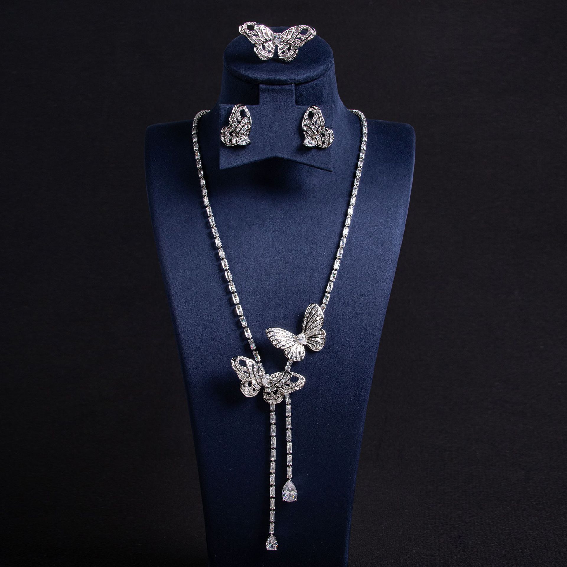 Wholesale of the new cross-border Xiaohongshu super Fairy butterfly tassel necklace with a light luxury feel, Butterfly Fairy long earrings set Specification image