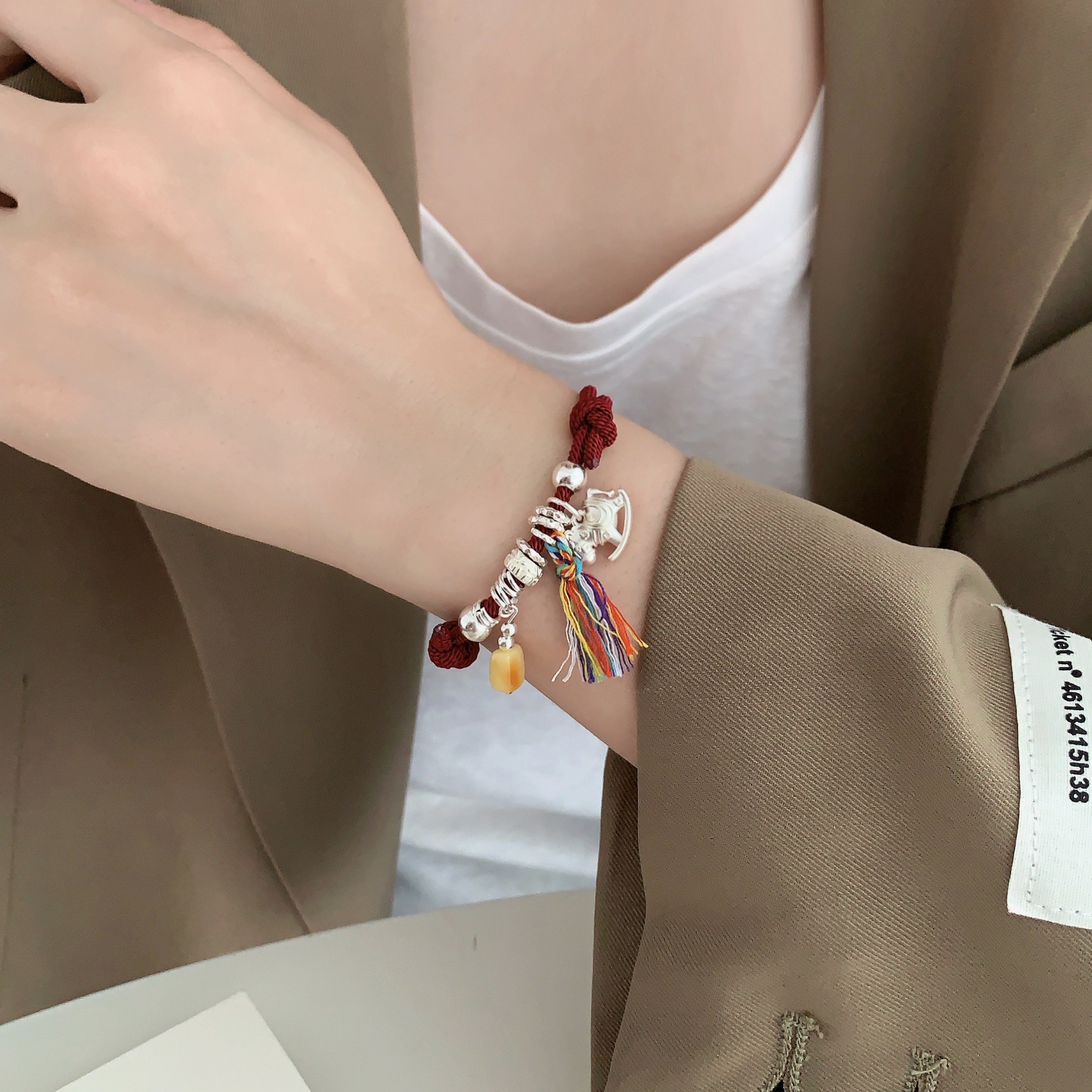999 pure silver 12.1 Little horse amber red string bracelet, women's accessory, light luxury, niche and high-end woven bracelet, zodiac year Application Scenario