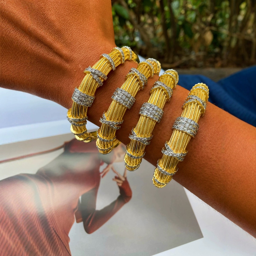 A new cross-border geometric line women's ring and bracelet from Europe and America, a fashionable and simple copper gold-plated jewelry with small diamonds full figure
