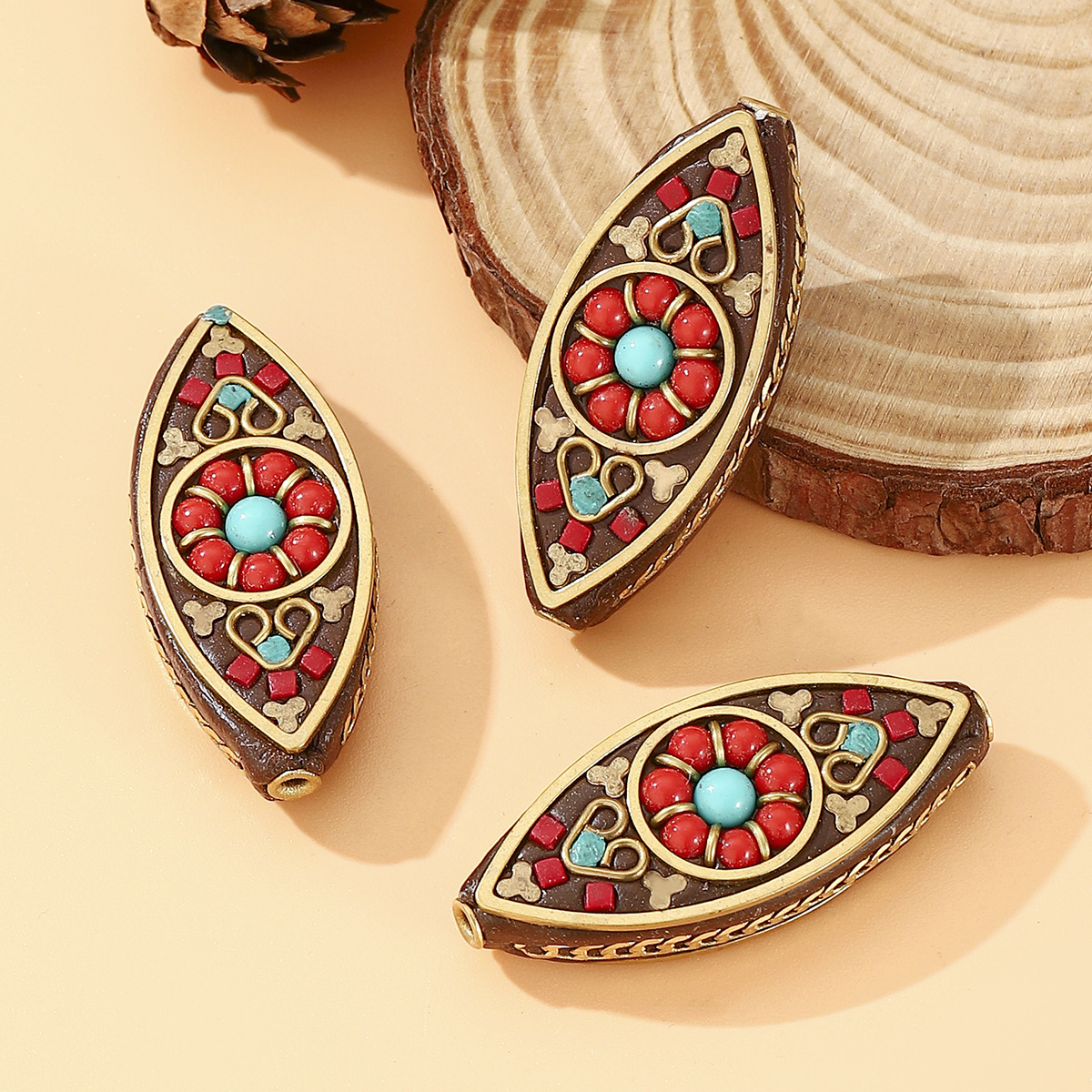 Tibetan-style Nepalese vintage bead hand-inlaid red and blue turquoise DIY jewelry accessories, ethnic style cultural play bucket Application Scenario