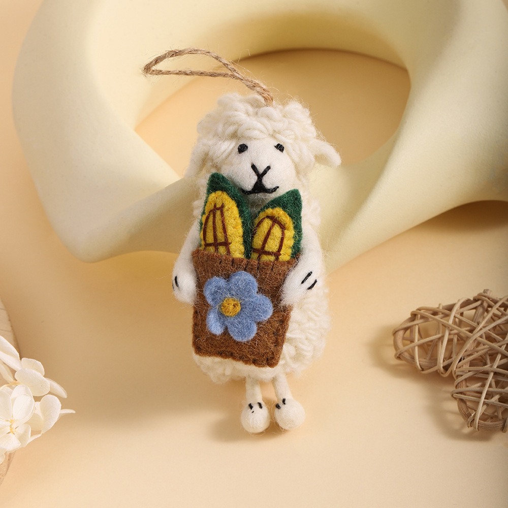 羊女士手工羊毛毡挂件 高颜值立体小羊玩偶挂饰 小众包包挂饰挂件