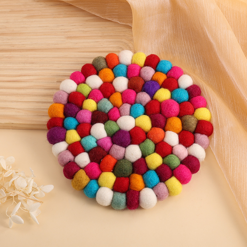 Nepalese handcrafted wool felt pot MATS, colorful balls, beautiful coasters, heat insulation pads, and wholesale of pokeplay placemats Specification image