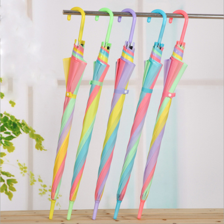 Creative PVC transparent umbrellas with logo printing, wholesale of disposable ring treasure umbrellas, 8-bone colored straight handle long umbrellas Application Scenario