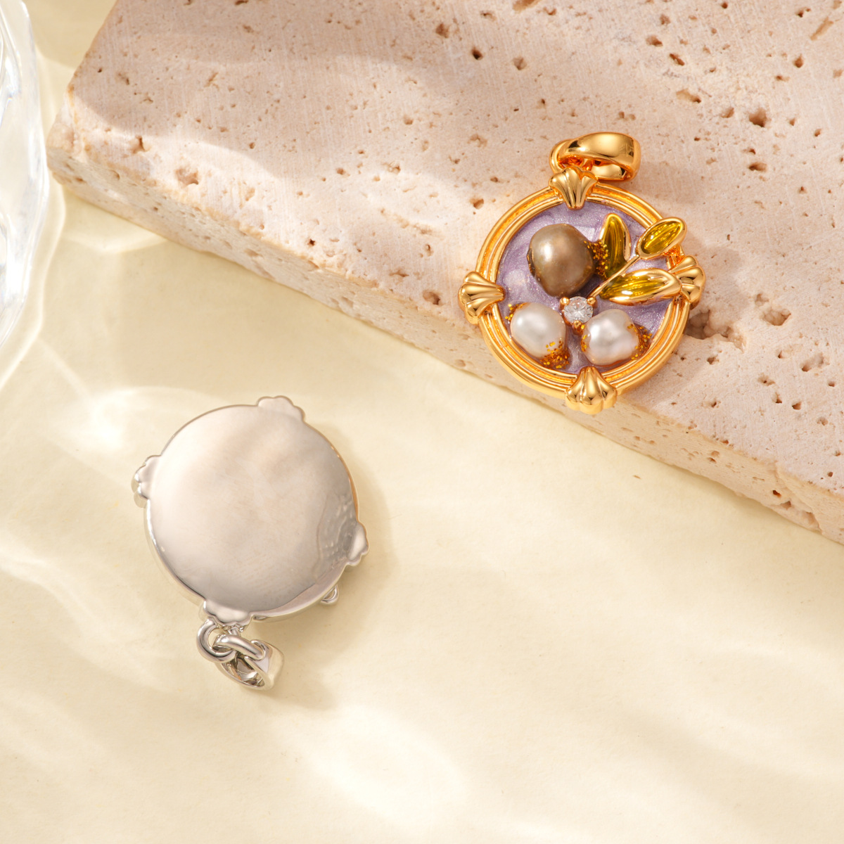 18k copper plated with real gold and inlaid with pearls, so many sesame oil paintings pendant, high-end bracelet, necklace clasp, DIY accessory Specification image