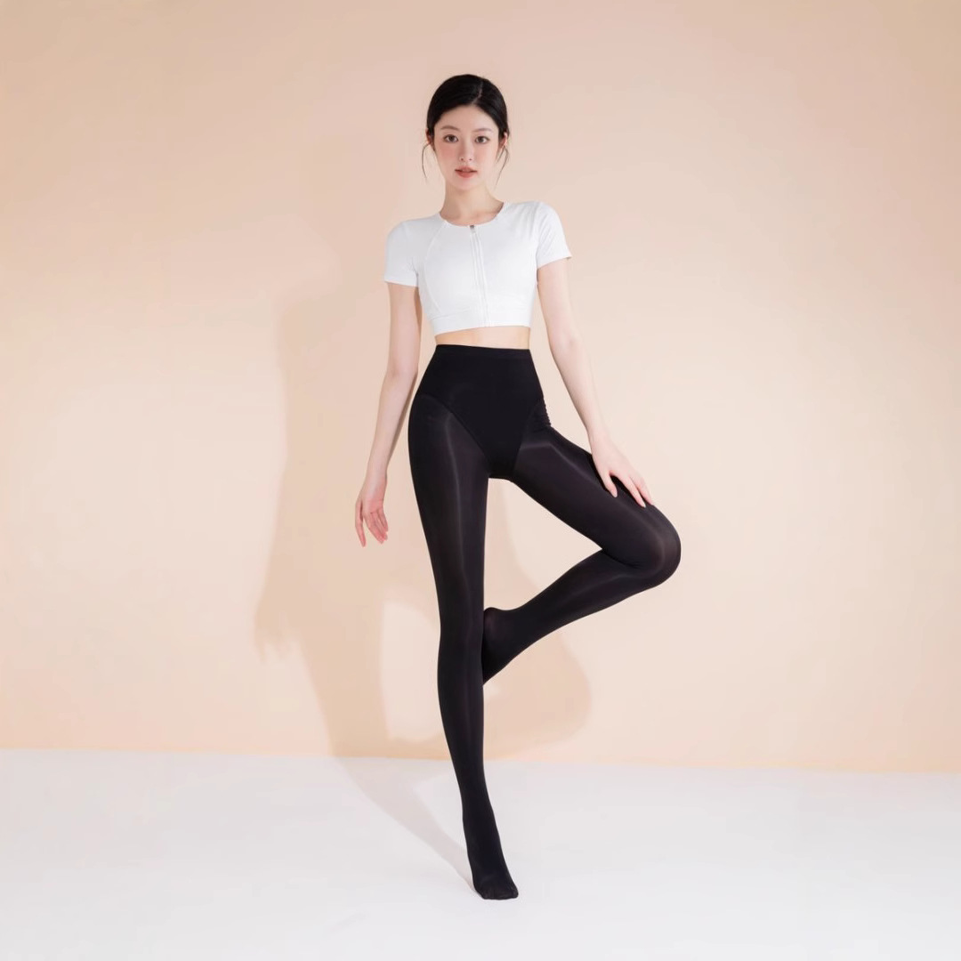 Triangular crotch invisible muscle base socks 100g thin flexed high-waisted tight-belted Barbie version water light socks super transparent leg base socks details Picture