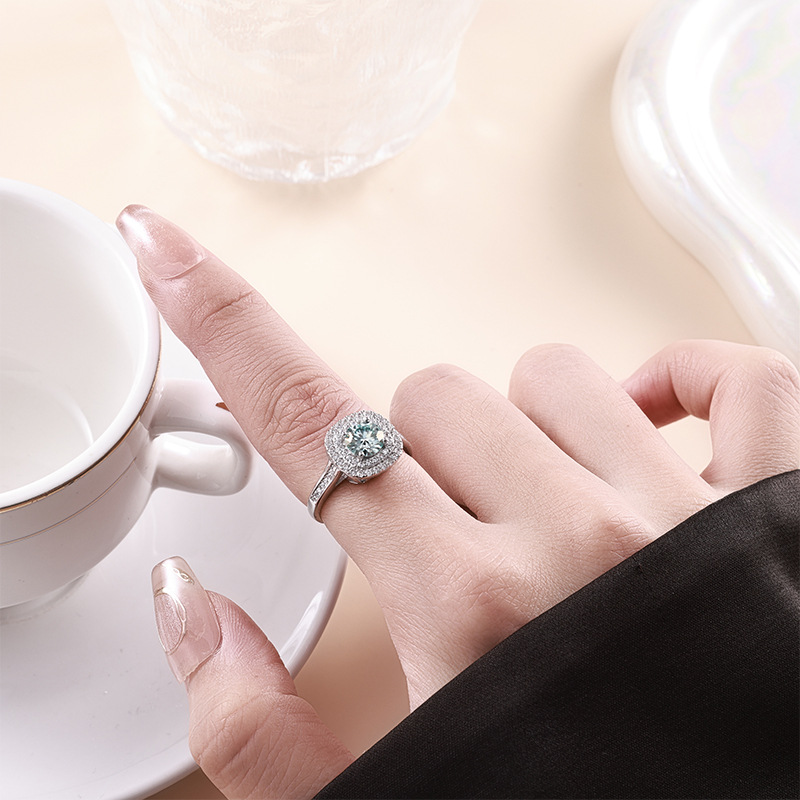 Zhuoheng Select S925 pure silver, light luxury, full diamond, a new Mosang ring with a small cube of sugar, a bestseller on the Internet
