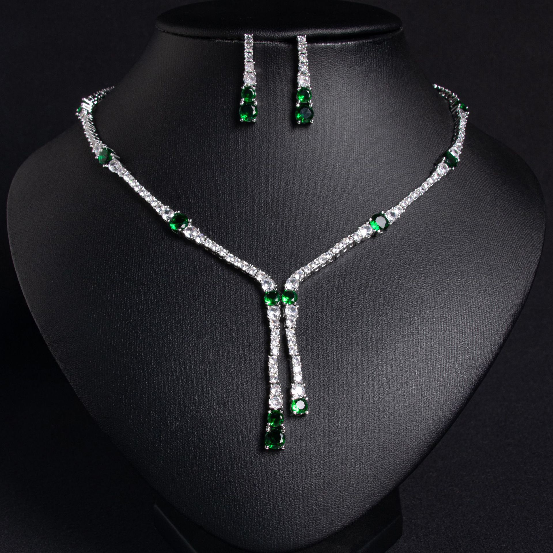 Liangya Liren's new European and American style dinner and dance accessories: all-copper zirconia sparkling quality necklace earrings Specification image
