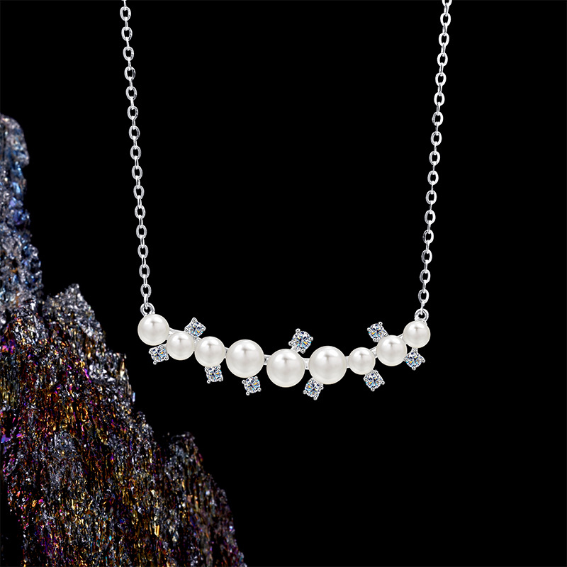 The White Moonlight natural freshwater pearl necklace exudes an elegant and sophisticated charm, is exquisite and versatile, and features an S925 sterling silver collarbone chain Specification image