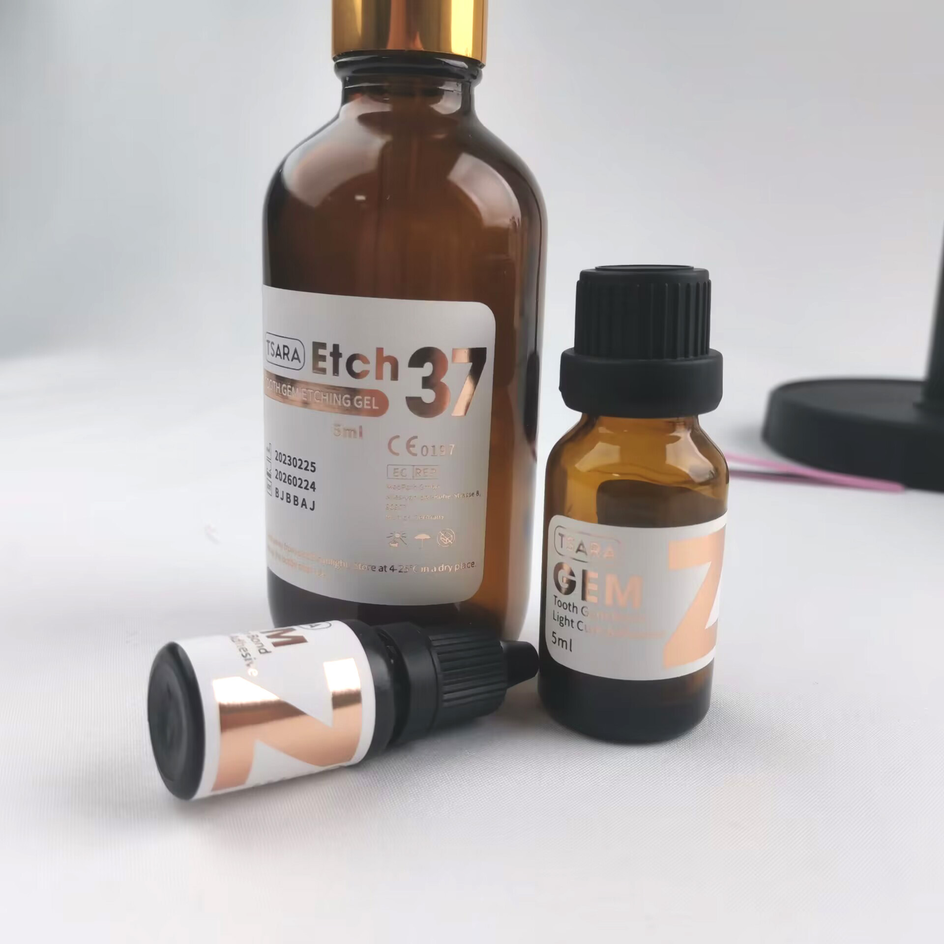 茶叶罐子/摇摇杯跨境/茶叶太空铝罐/爱心高硼玻璃杯/旋转带灯的玻璃杯子白底实物图