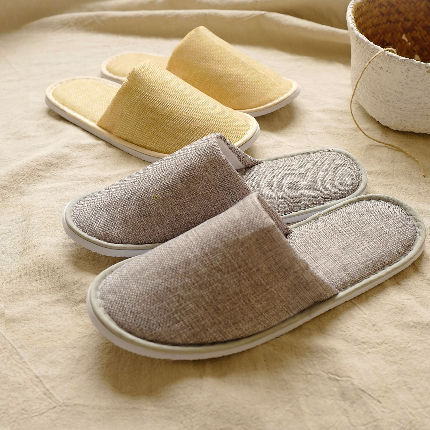 Artículos de hotel ropa al por mayor salón de belleza hospitalidad en el hogar artículos de hotel algodón no desechable zapatillas de lino zapatillas lavables details Picture