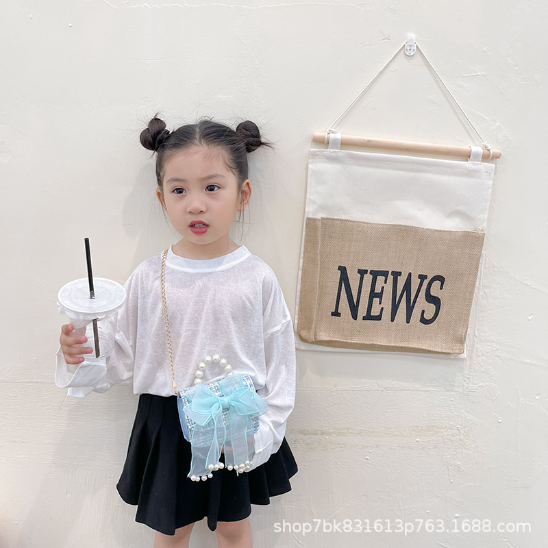 Fashionable and stylish bow single-shoulder crossbody handbag, cute baby coin purse, versatile mini girl's small bag Application Scenario