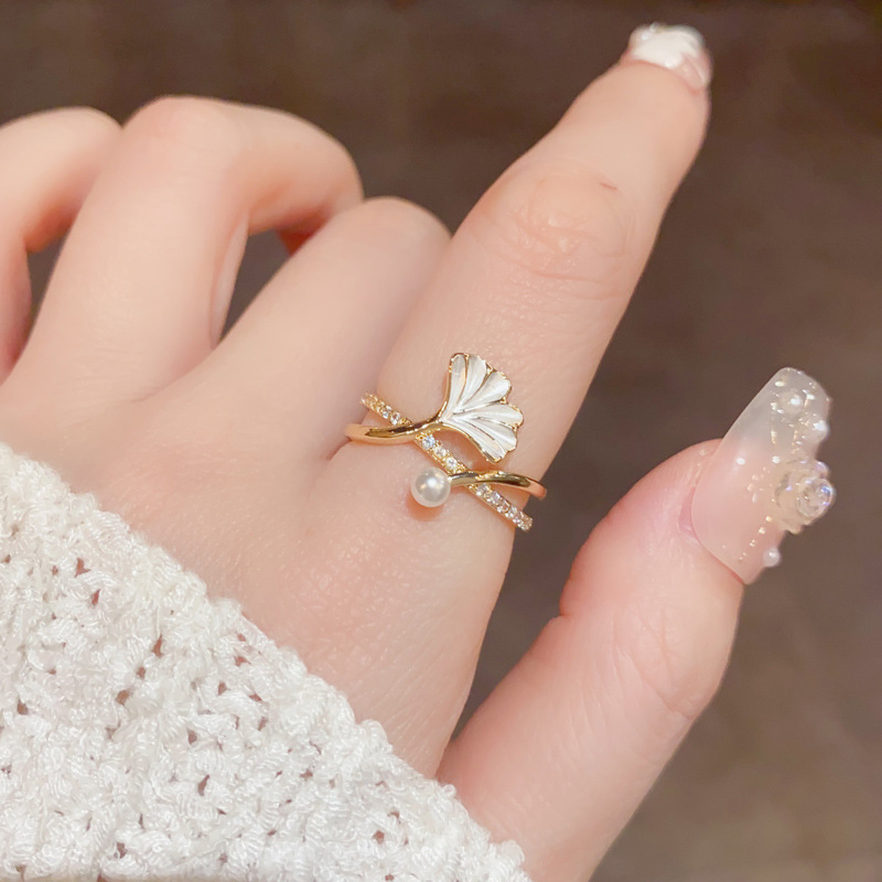 Light luxury micro-inset zircon ginkgo leaf pearl open-mouth ring, a popular and unique design sense index finger ring accessory wholesale Specification image