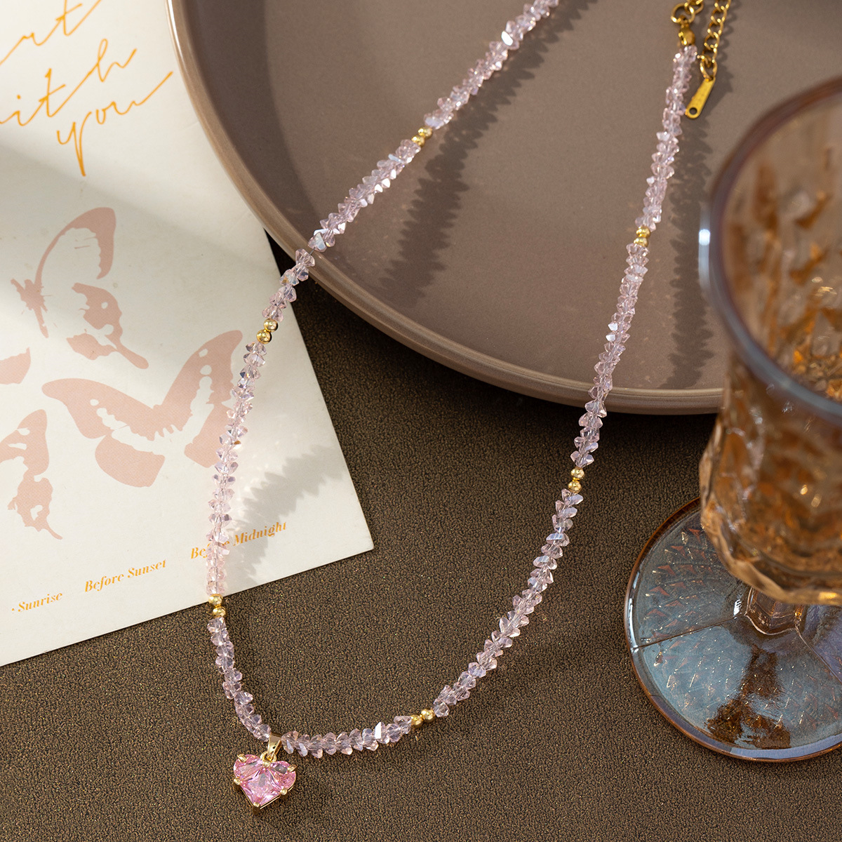 Spring new irregular-shaped crystal handcrafted beaded heart diamond pendant necklace, niche design, high-end collarbone chain details Picture