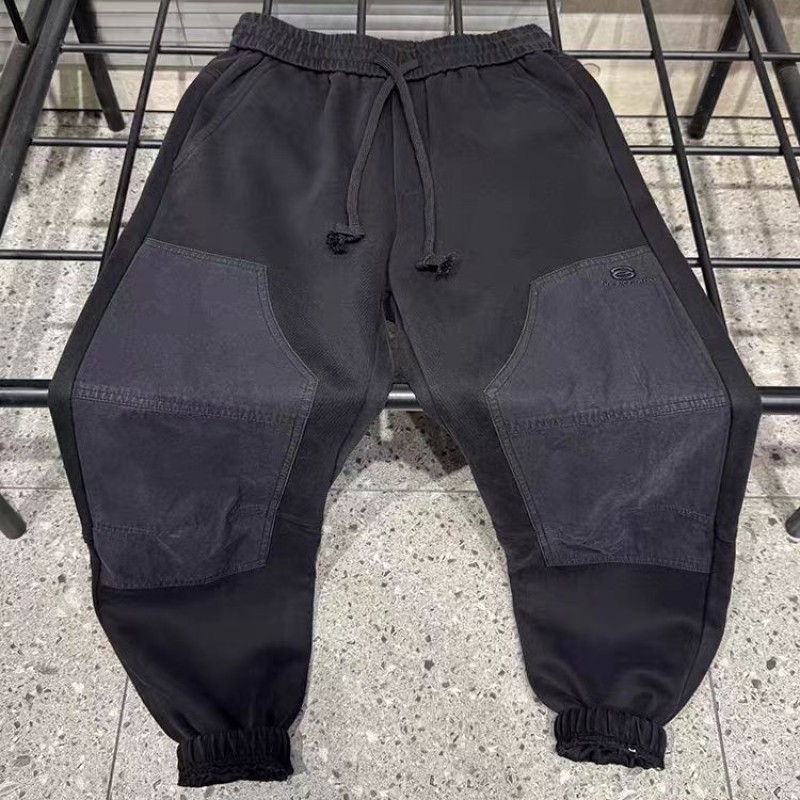In 2025, the new men's trendy brand of tight-fitting casual pants in solid colors, Spring and Autumn, is a popular, stylish and versatile choice for men Application Scenario
