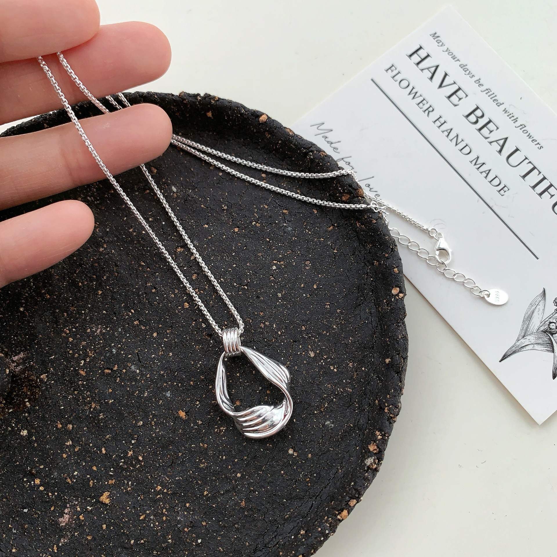 French twist 12.31 multi-layer circle necklace for women, s925 sterling silver ins design, high-end and elegant, collarbone chain, cold style details Picture