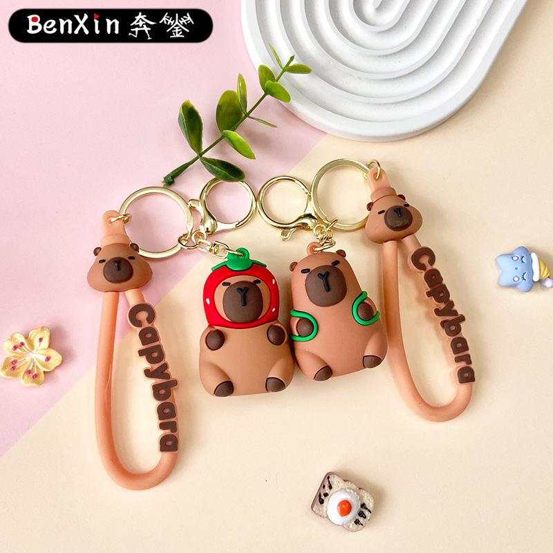 网红卡皮巴拉钥匙扣书包挂件可爱水豚钥匙链小饰品挂饰小礼物批发产品图