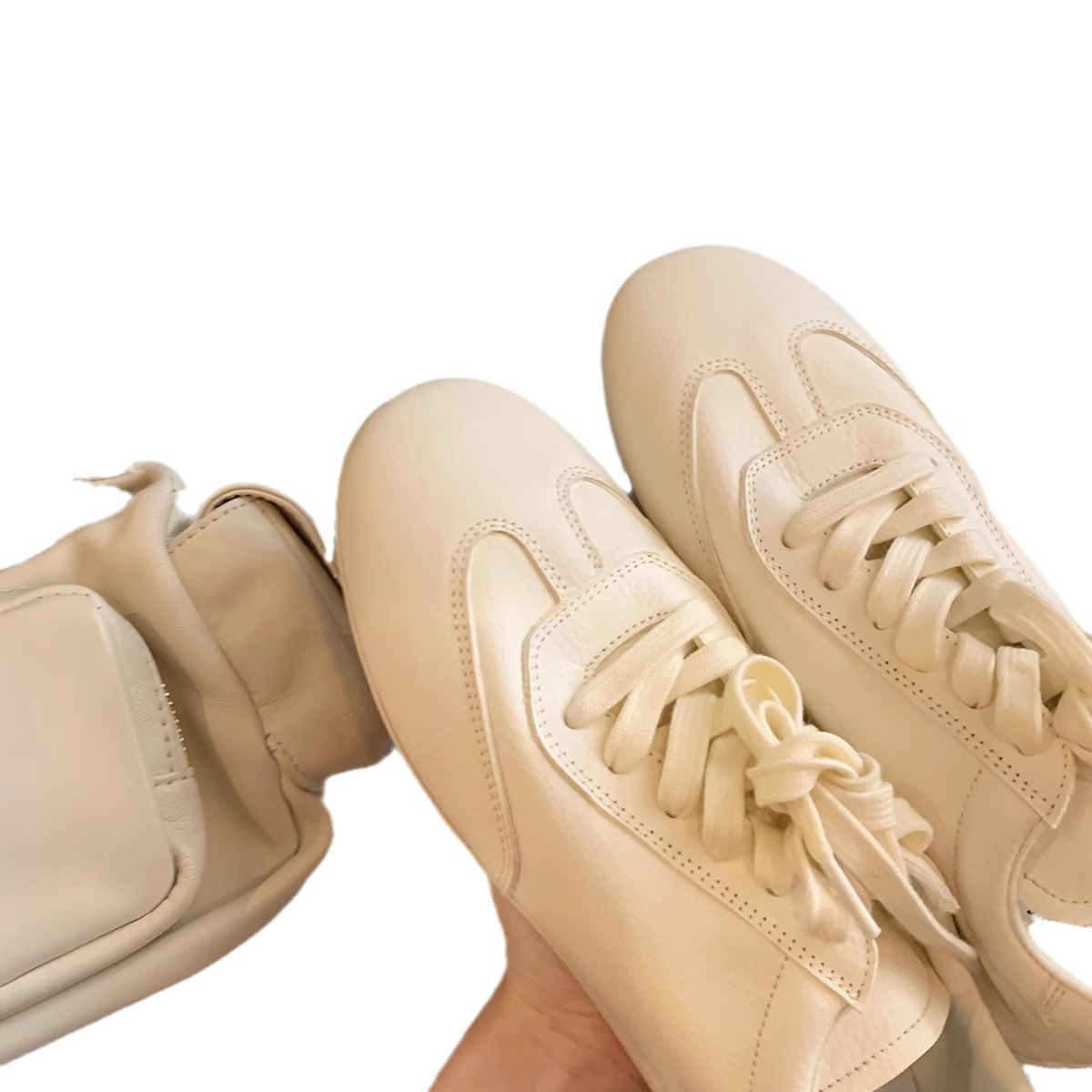 Grape ma's same style milk cream girl, super soft leather surface, delicate round toe lace-up Forrest Gump shoes, versatile white sneakers, Detraining shoes Item Picture
